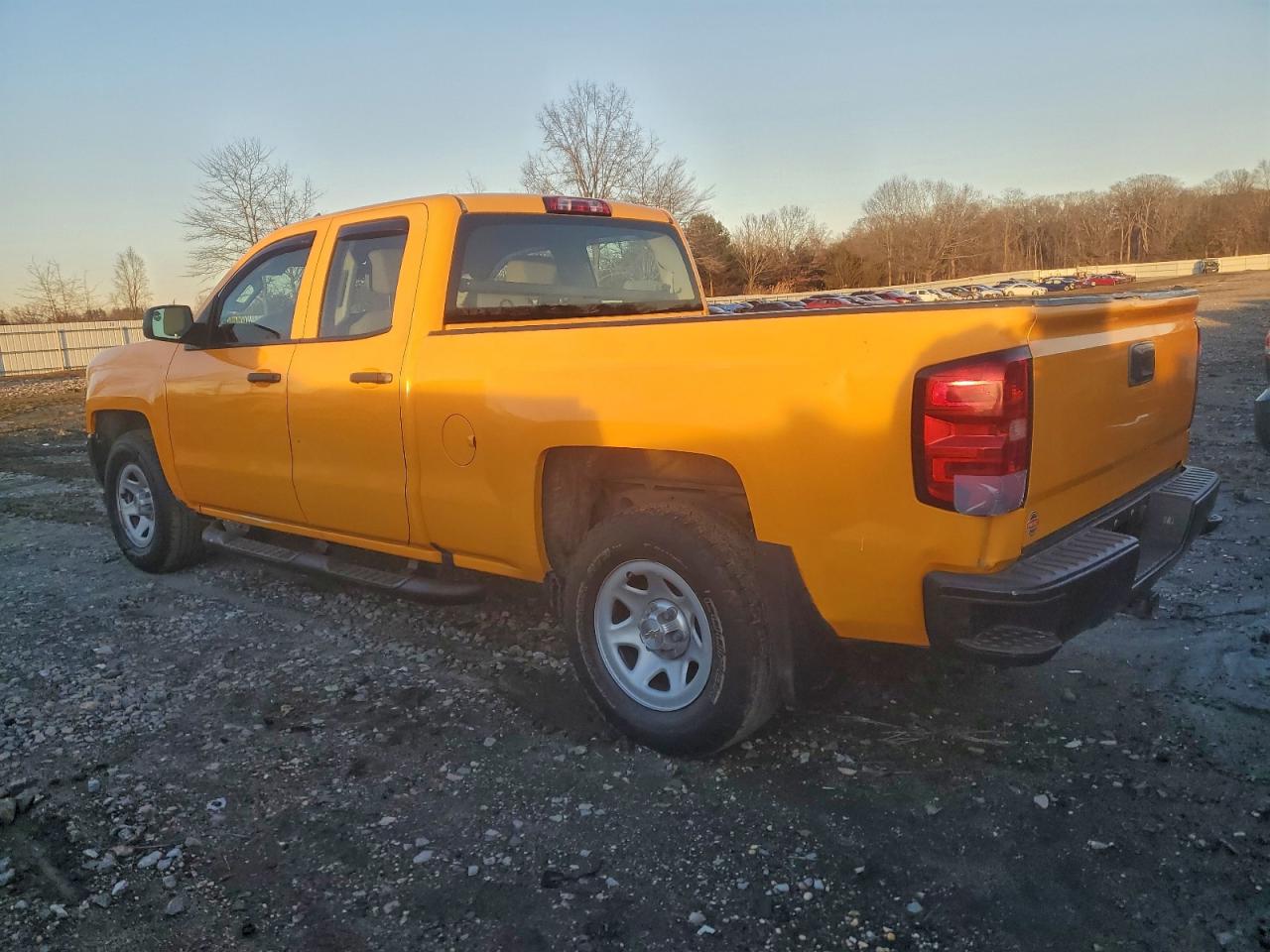 2016 CHEVROLET SILVERADO K1500 photo 2
