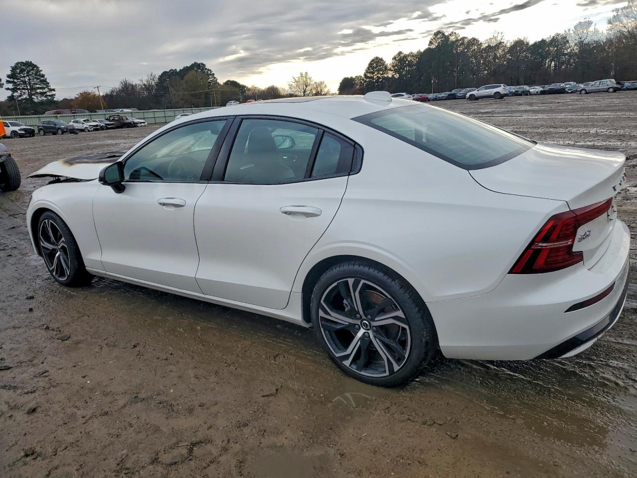 2024 VOLVO S60 CORE photo 2