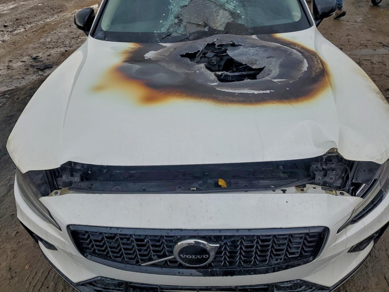 2024 VOLVO S60 CORE photo 11