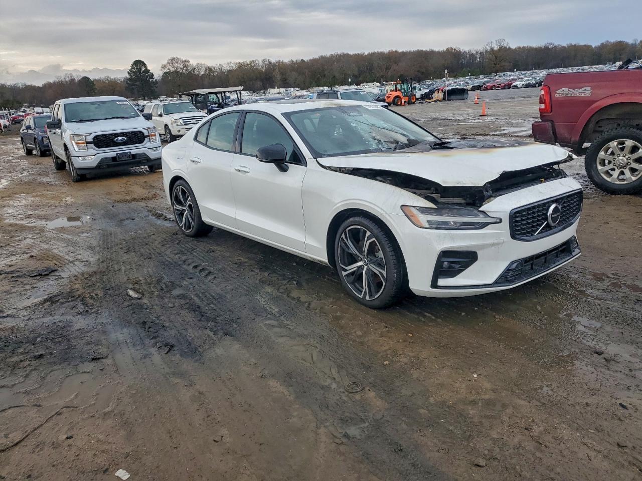 2024 VOLVO S60 CORE photo 4