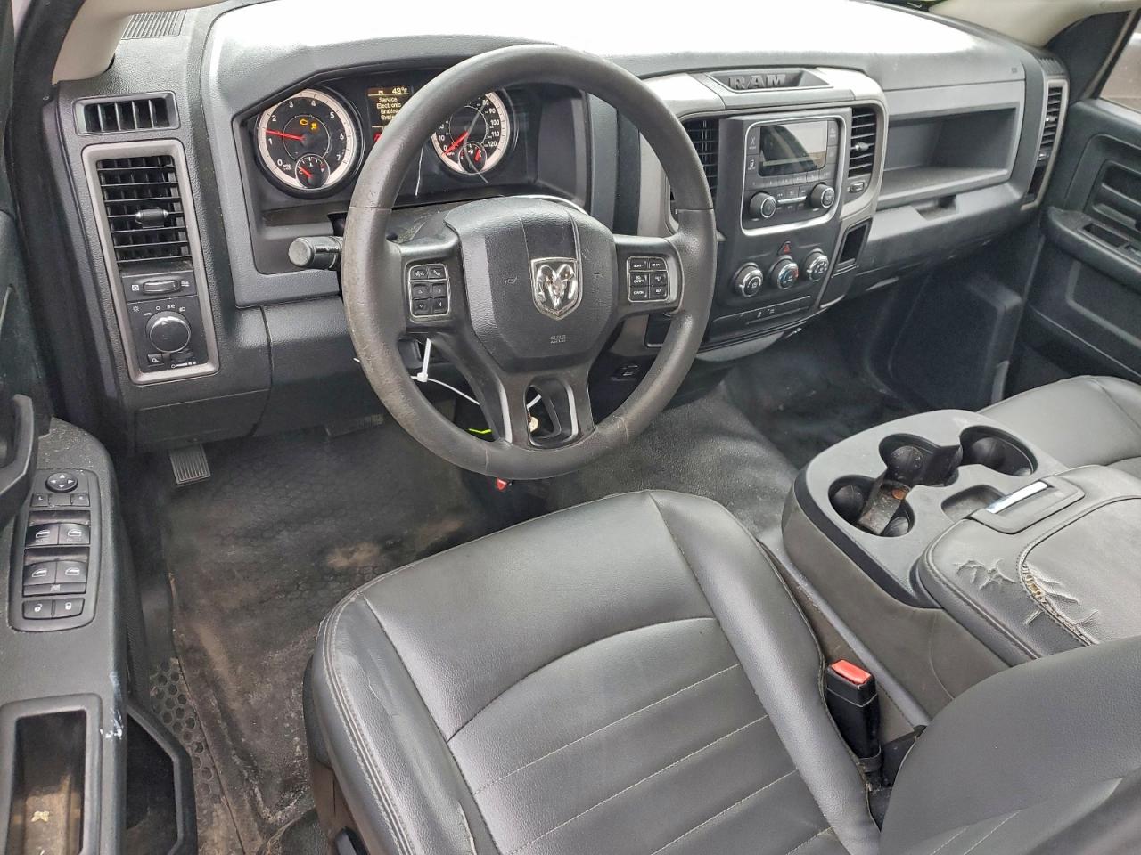 2018 RAM 1500 ST photo 8