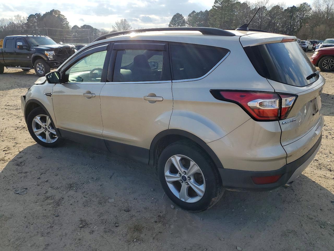 2018 FORD ESCAPE SE photo 2