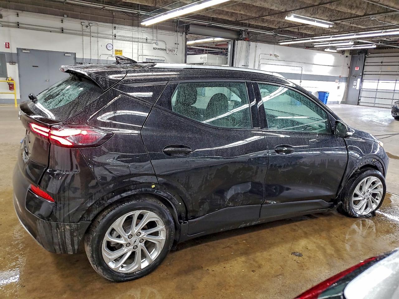 2023 CHEVROLET BOLT EUV LT photo 3