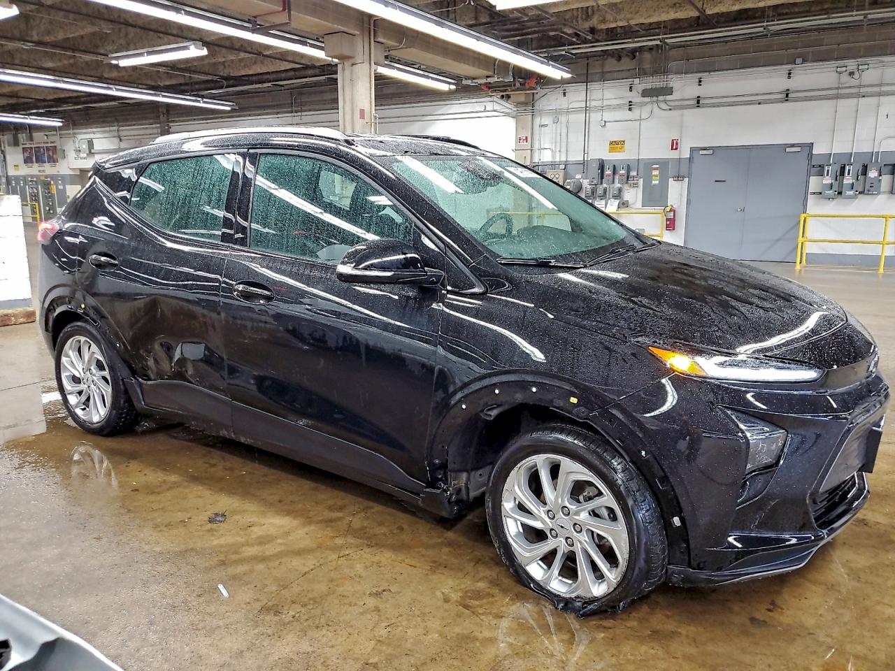 2023 CHEVROLET BOLT EUV LT photo 4