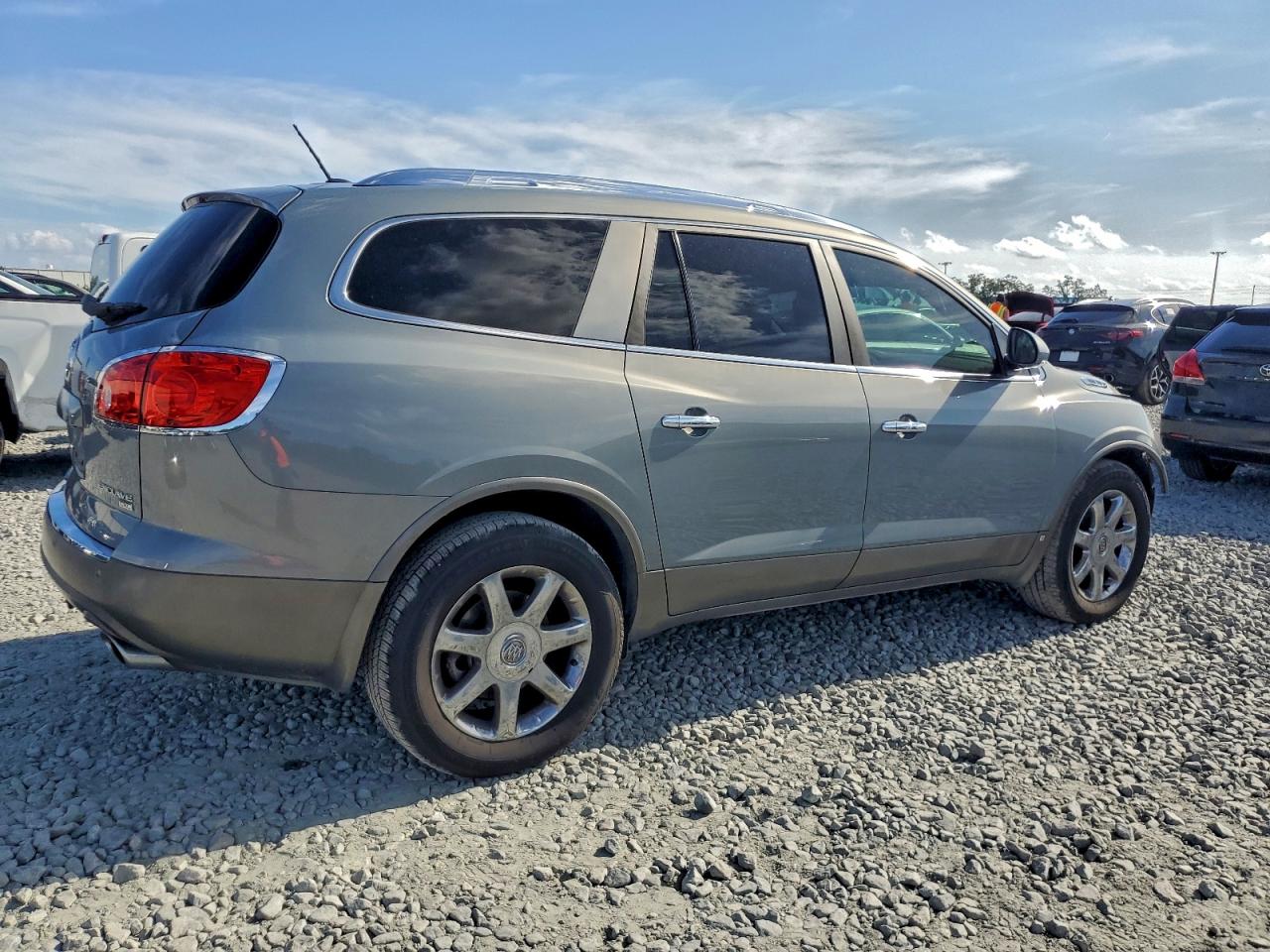 2008 BUICK ENCLAVE CXL photo 5