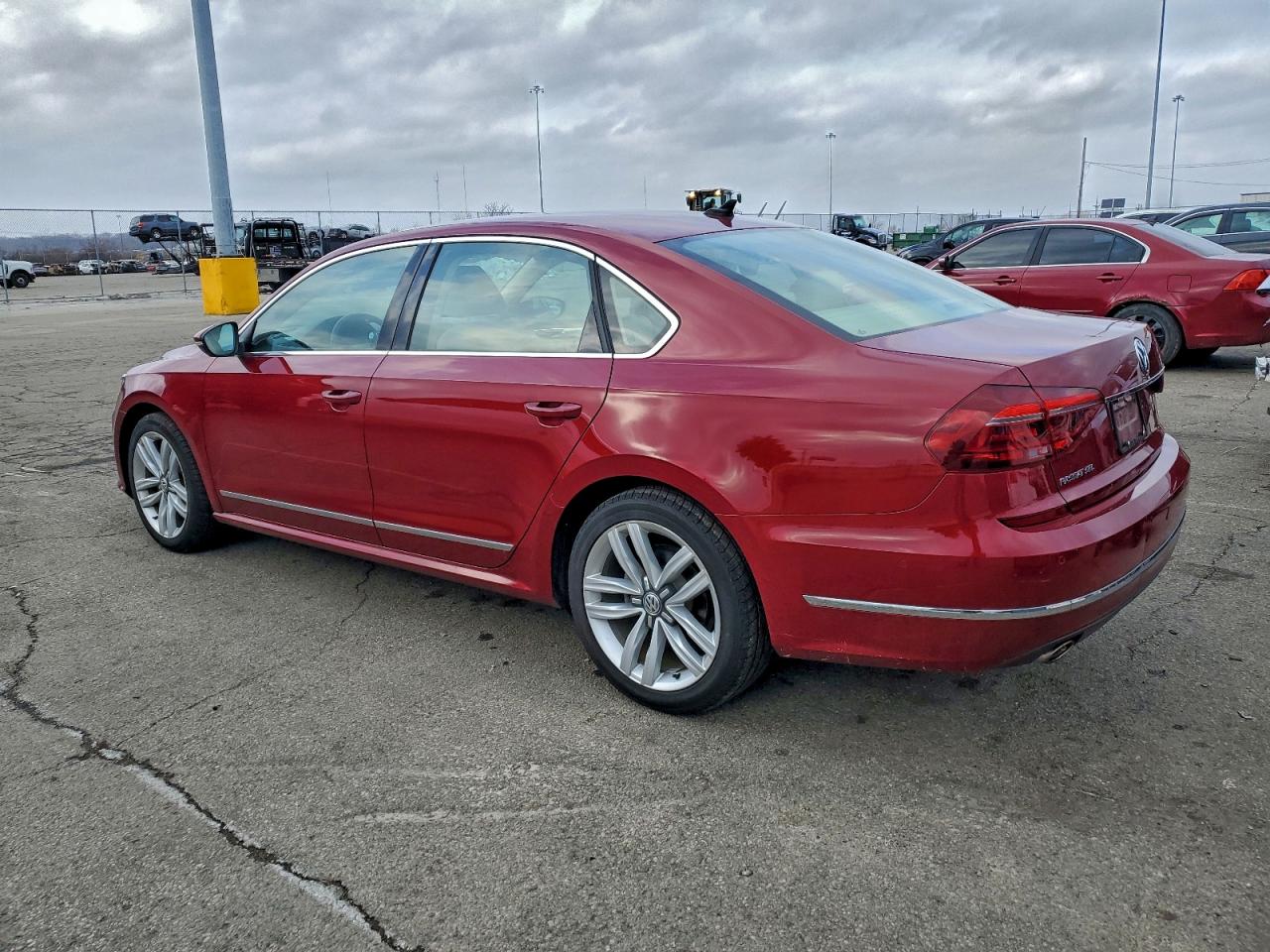 2017 VOLKSWAGEN PASSAT SEL PREMIUM photo 2