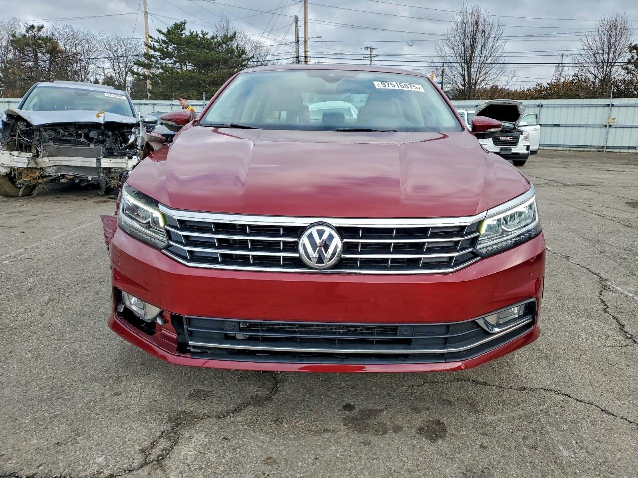 2017 VOLKSWAGEN PASSAT SEL PREMIUM photo 5