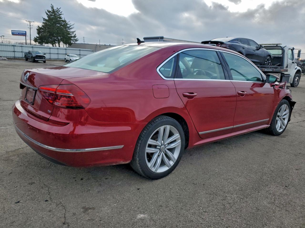 2017 VOLKSWAGEN PASSAT SEL PREMIUM photo 3