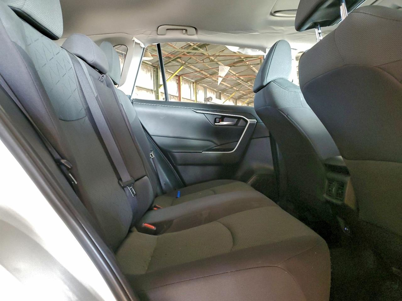 2024 TOYOTA RAV4 XLE photo 10