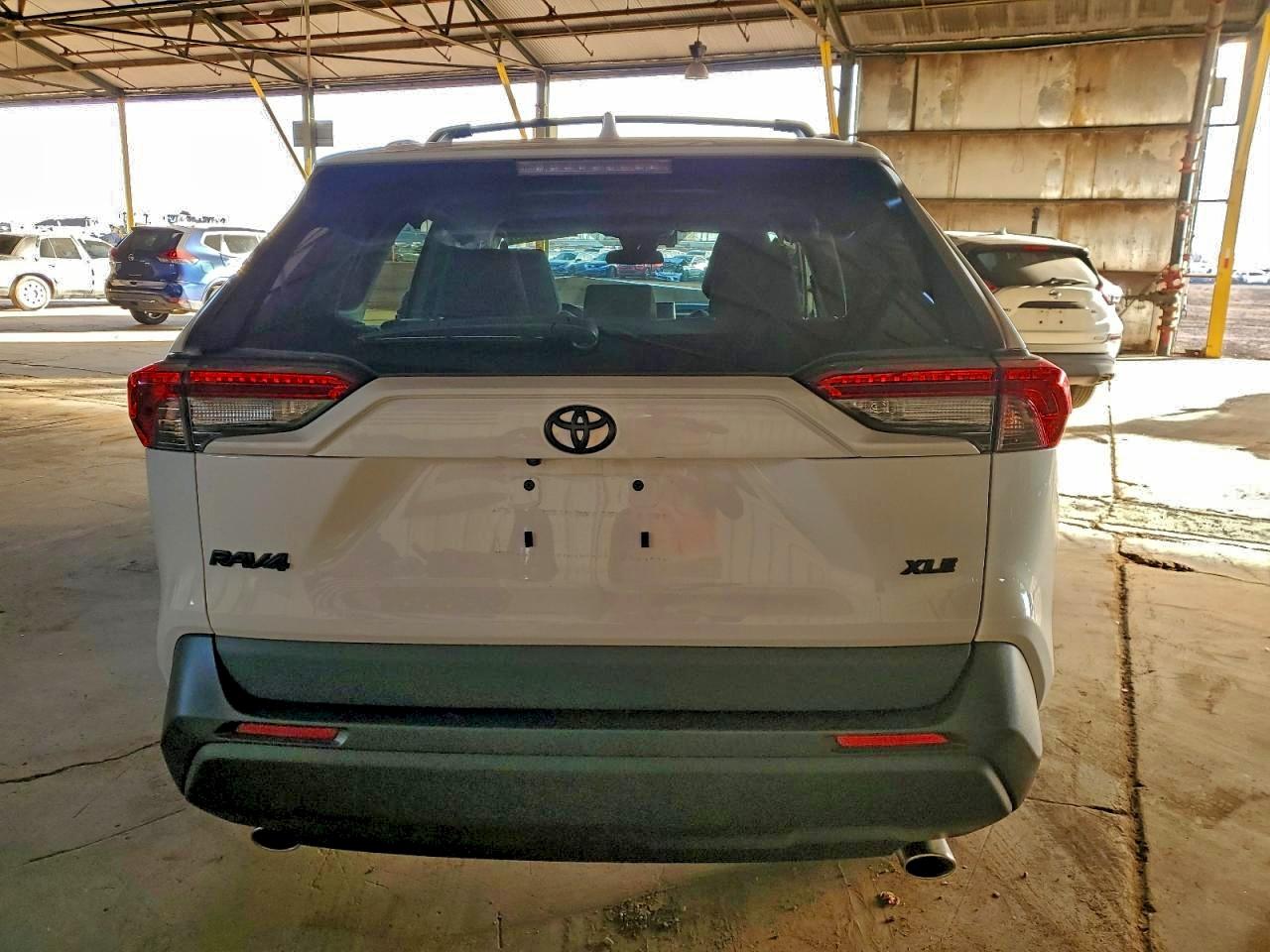 2024 TOYOTA RAV4 XLE photo 6