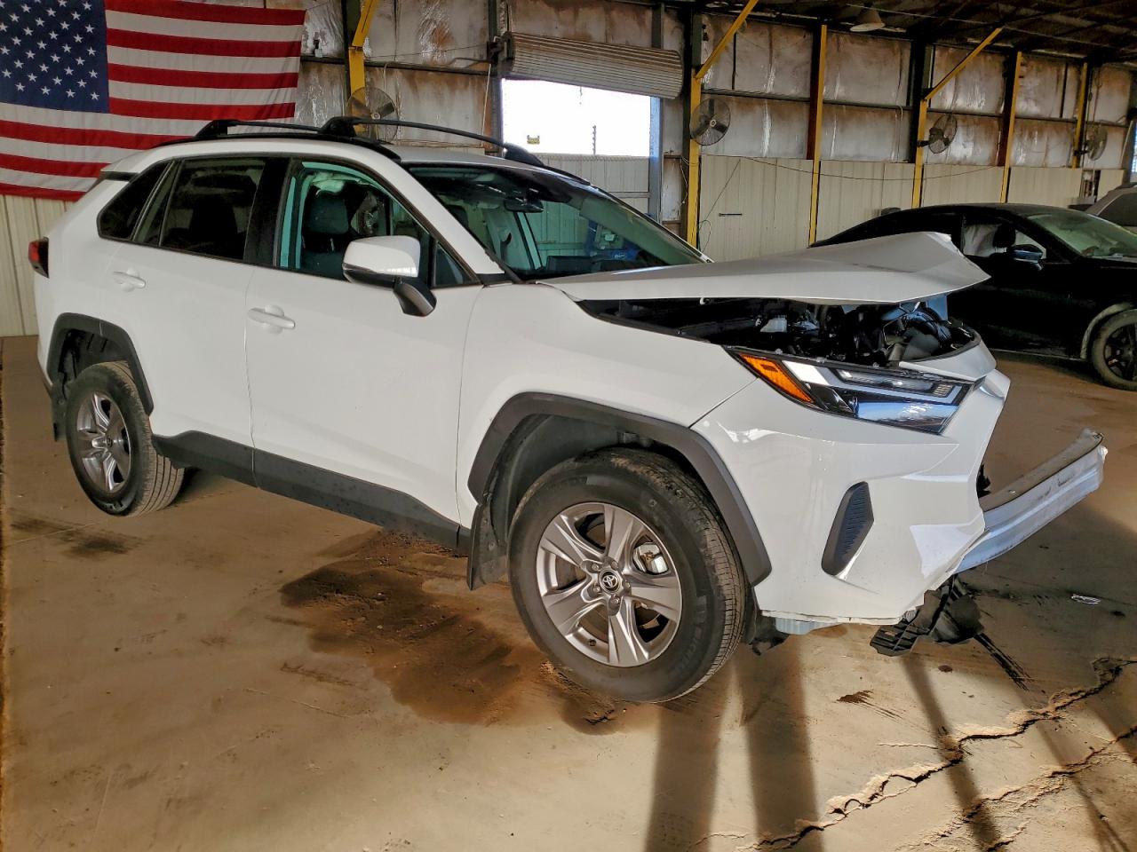 2024 TOYOTA RAV4 XLE photo 4