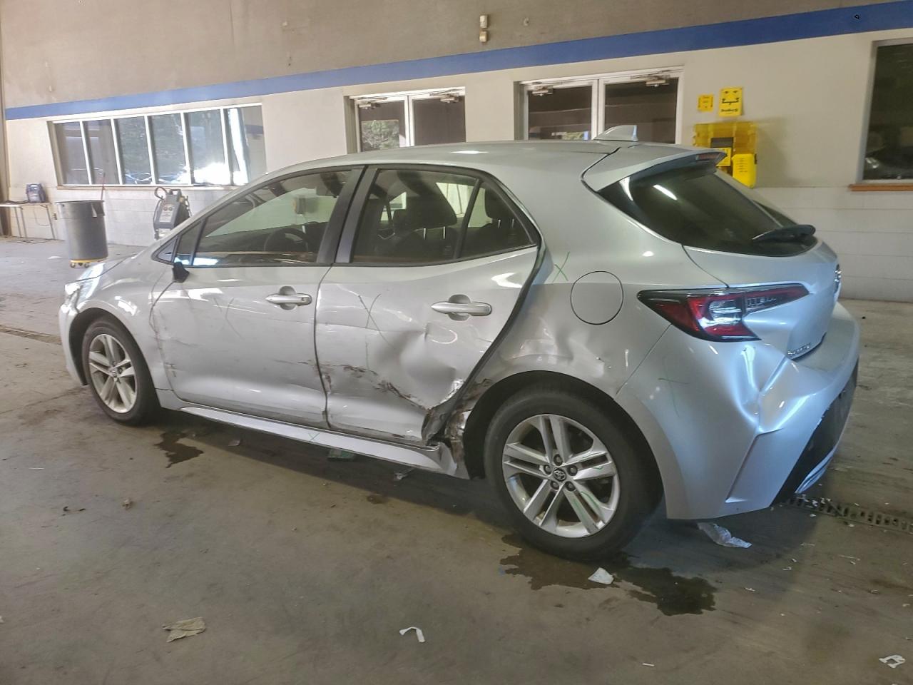 2019 TOYOTA COROLLA SE photo 2