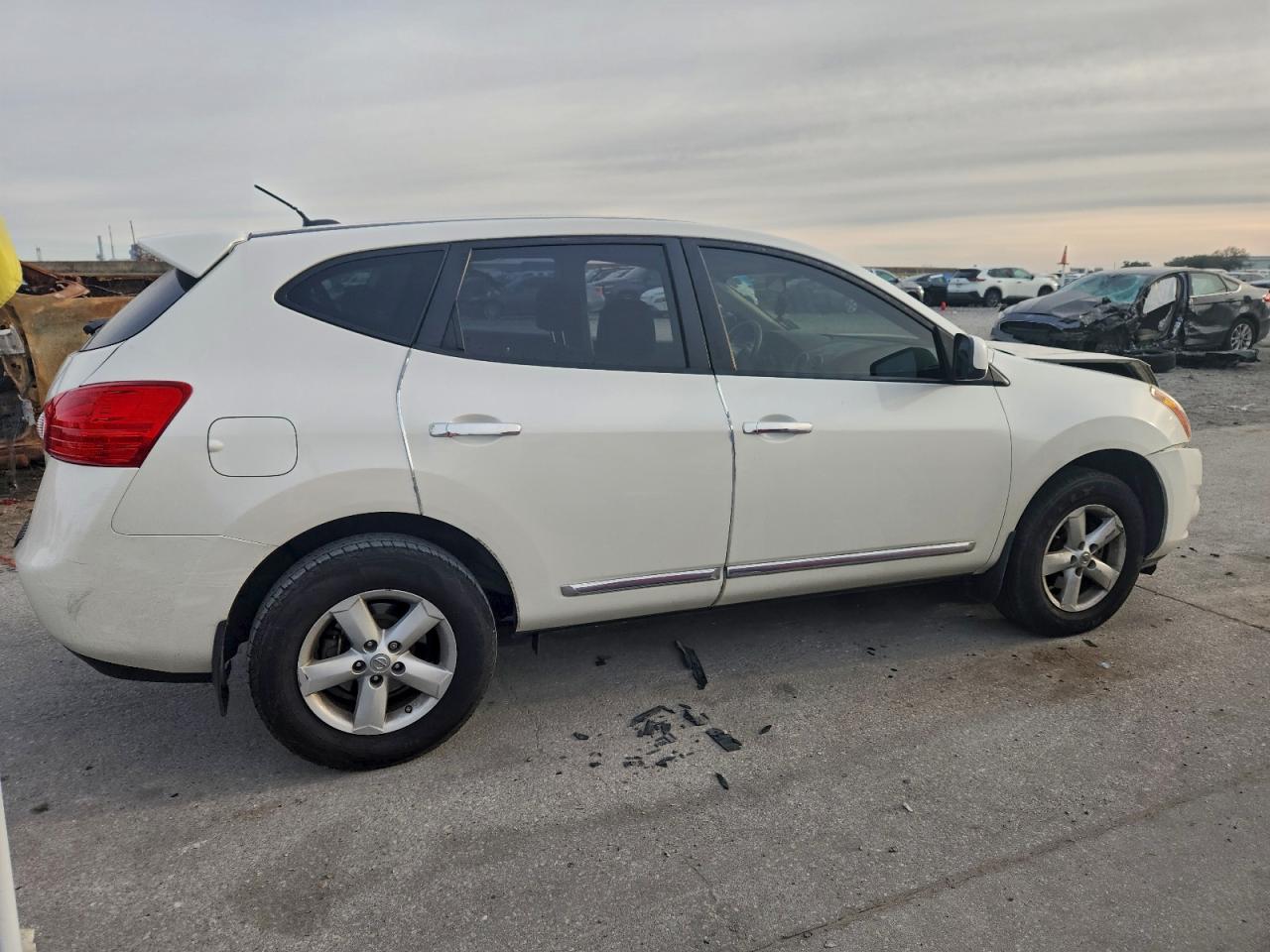 2013 NISSAN ROGUE S photo 3