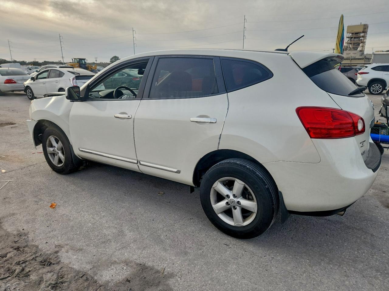 2013 NISSAN ROGUE S photo 2