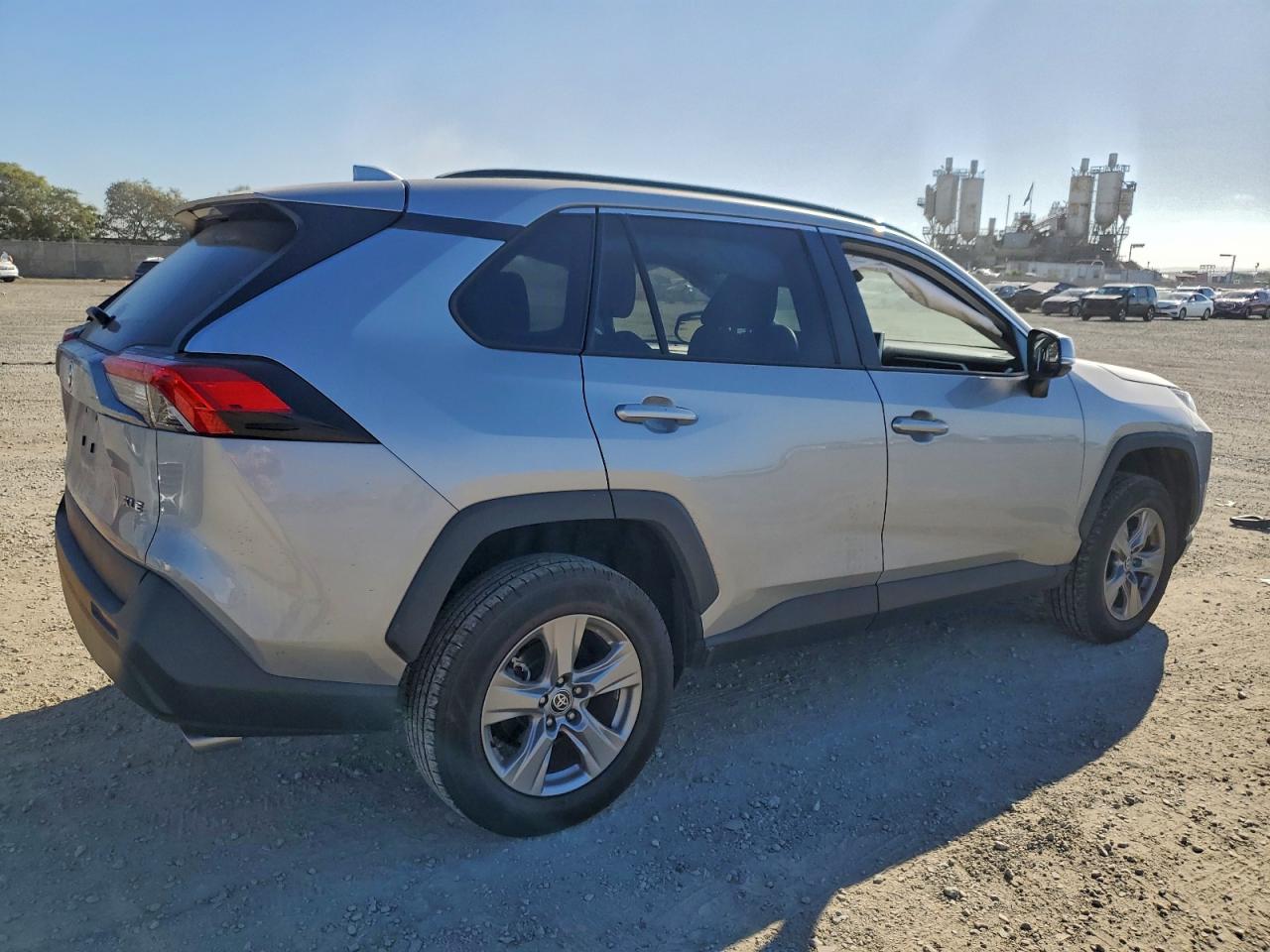 2024 TOYOTA RAV4 XLE photo 7