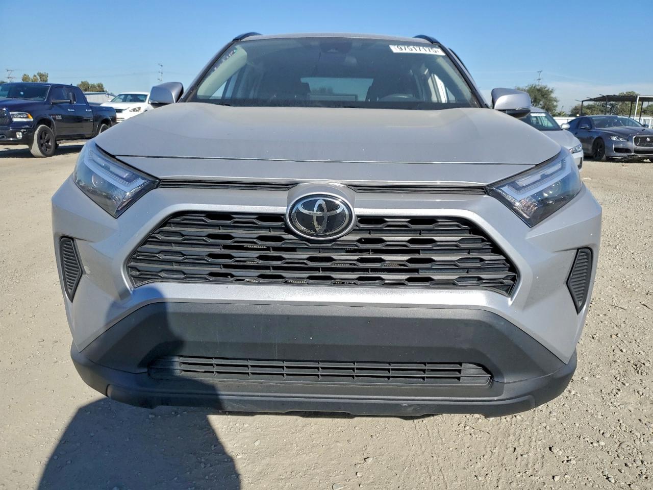 2024 TOYOTA RAV4 XLE photo 13
