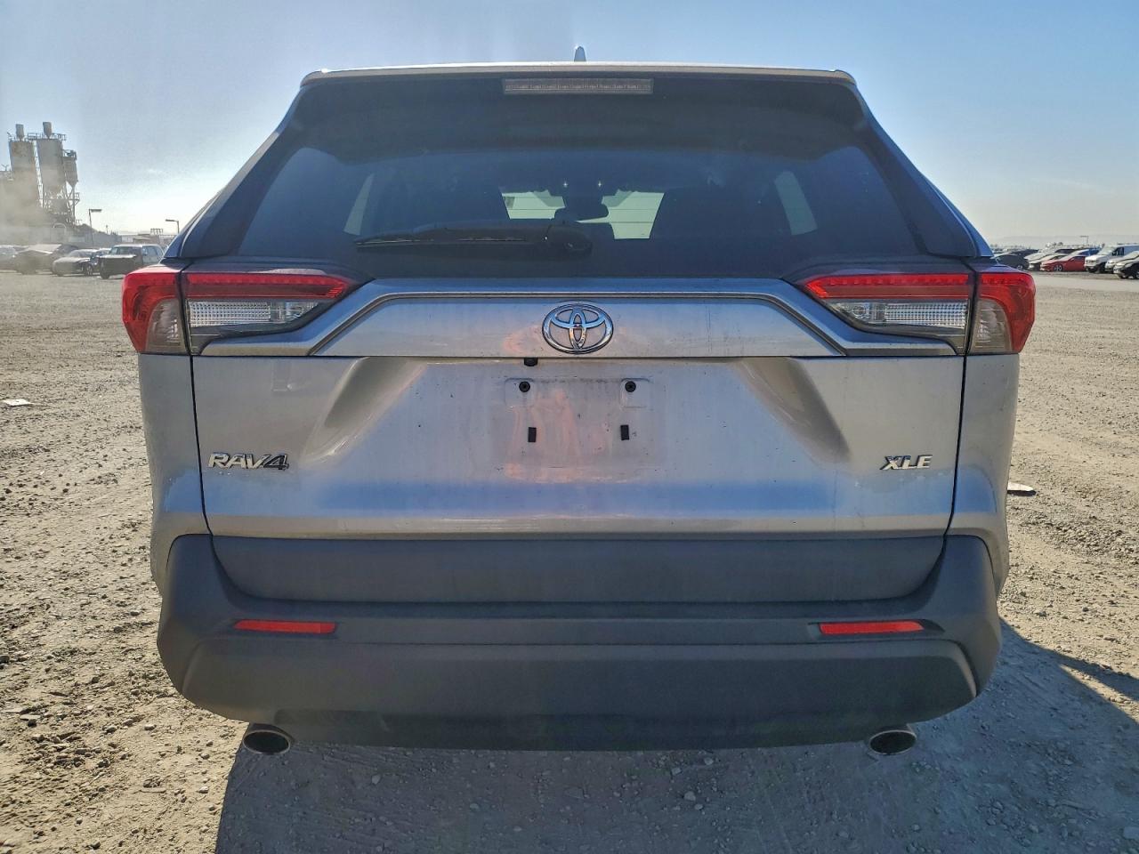 2024 TOYOTA RAV4 XLE photo 16