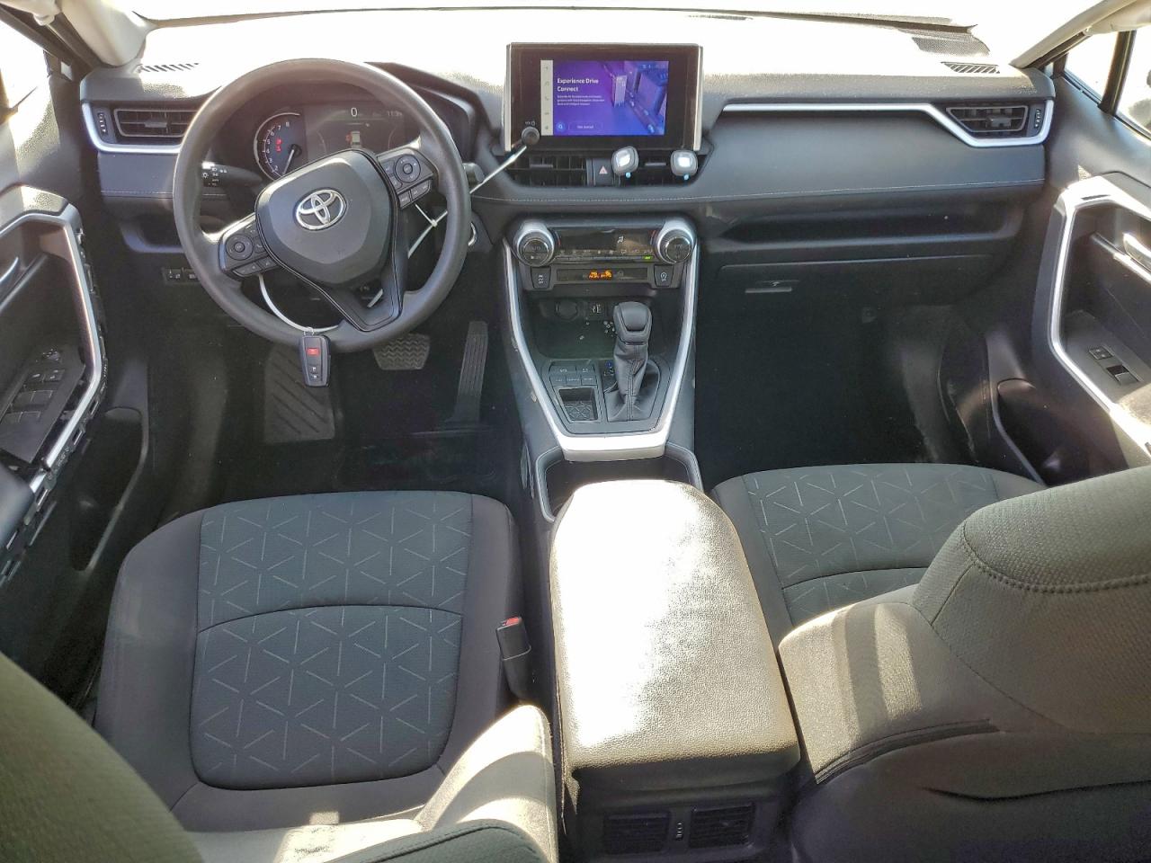 2024 TOYOTA RAV4 XLE photo 22