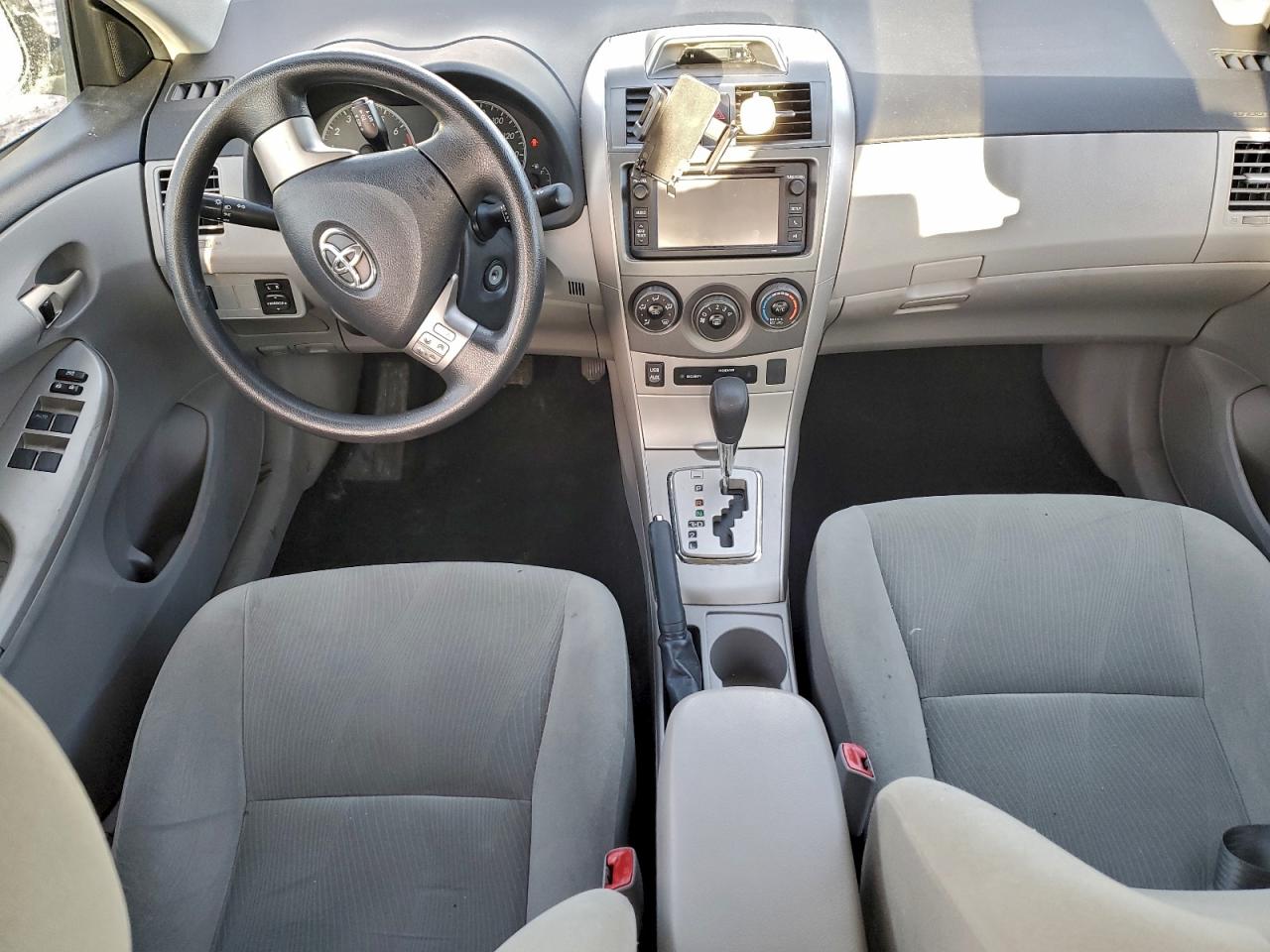 2013 TOYOTA COROLLA BASE photo 8