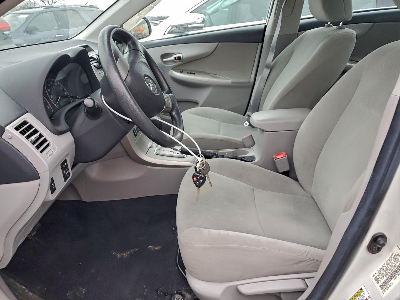 2013 TOYOTA COROLLA BASE photo 7
