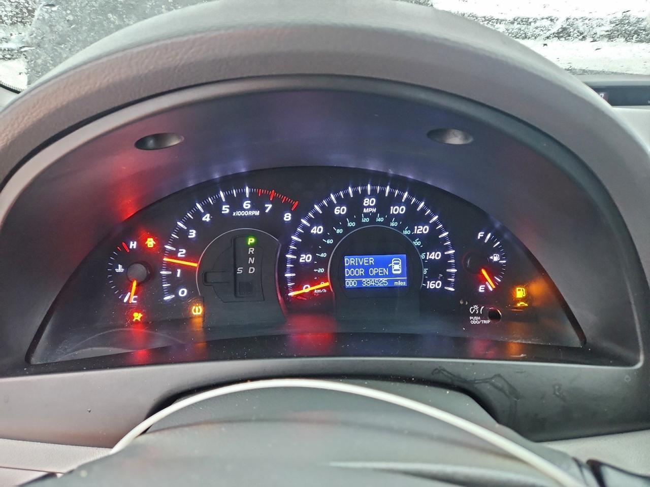 2011 TOYOTA CAMRY SE photo 17