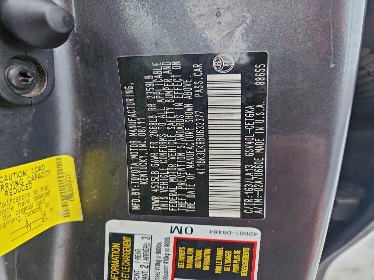2011 TOYOTA CAMRY SE photo 23