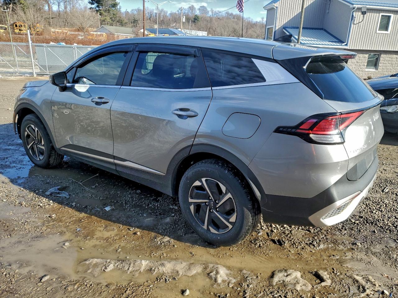 2023 KIA SPORTAGE LX photo 2