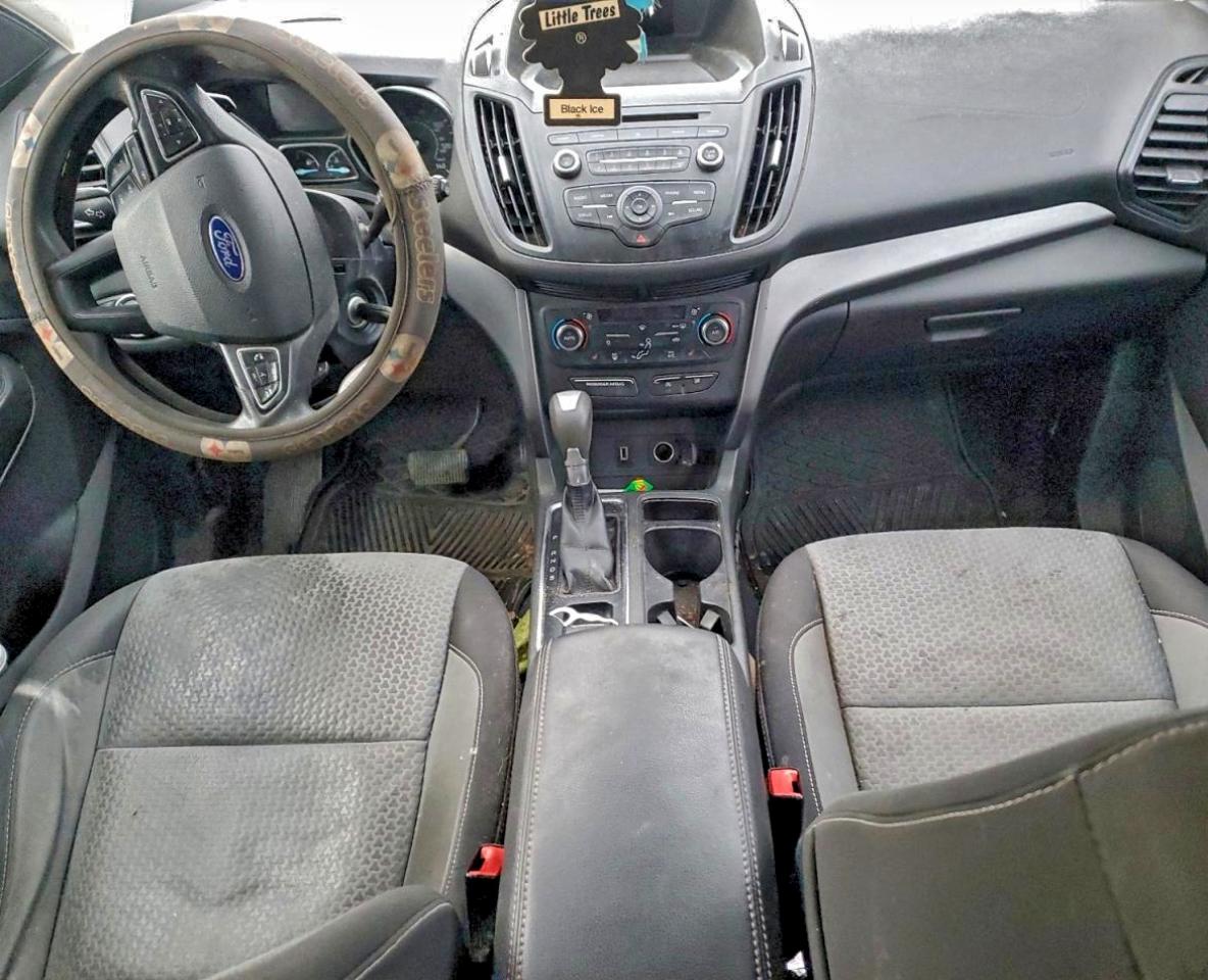 2017 FORD ESCAPE SE photo 8