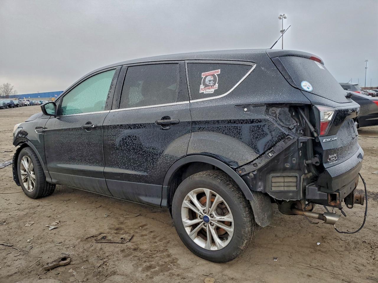 2017 FORD ESCAPE SE photo 2