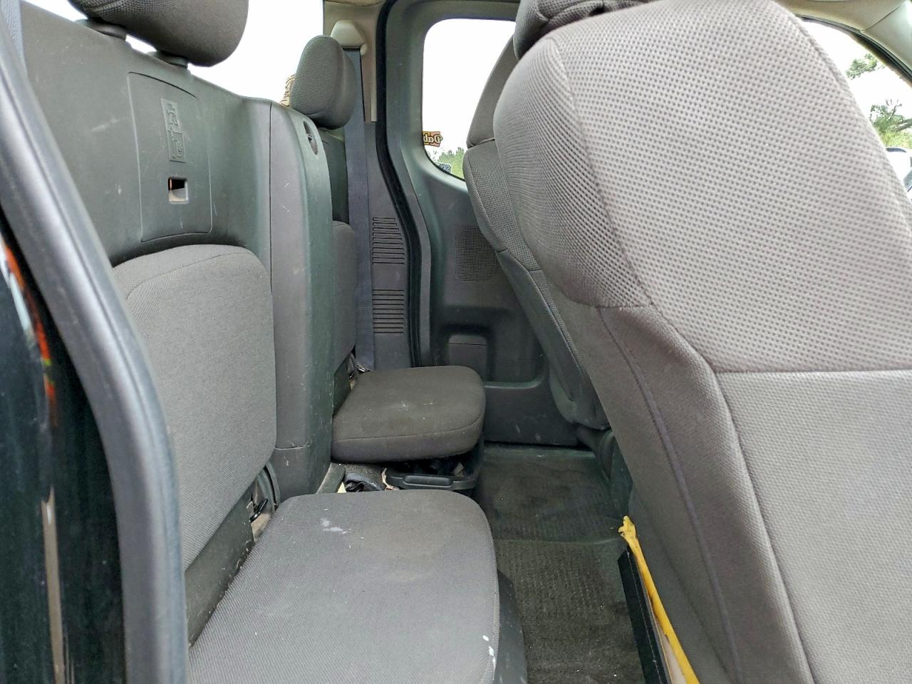 2018 NISSAN FRONTIER S photo 10