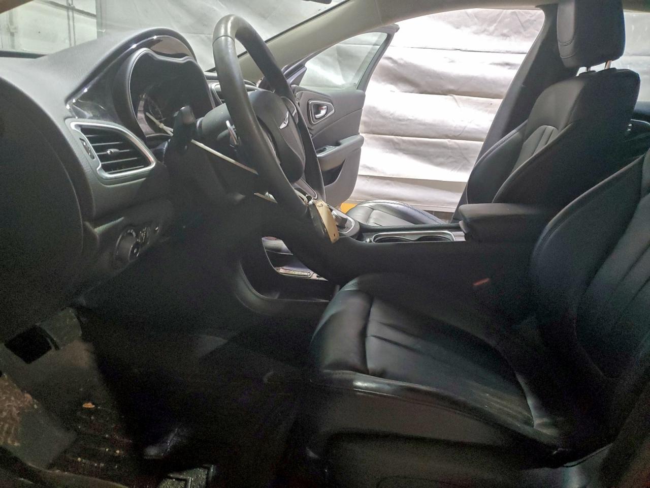 2015 CHRYSLER 200 C photo 7