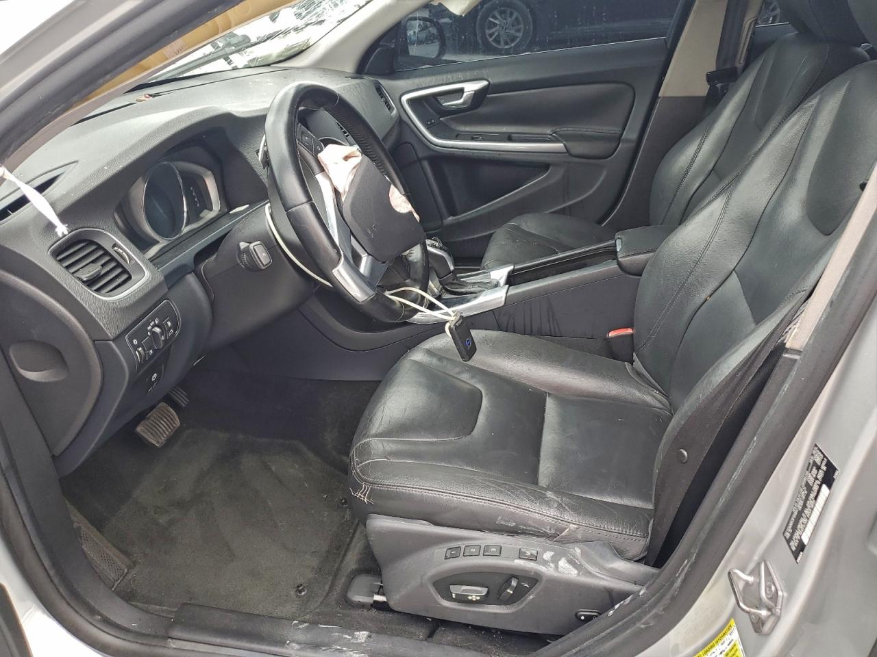 2015 VOLVO S60 PREMIER photo 7