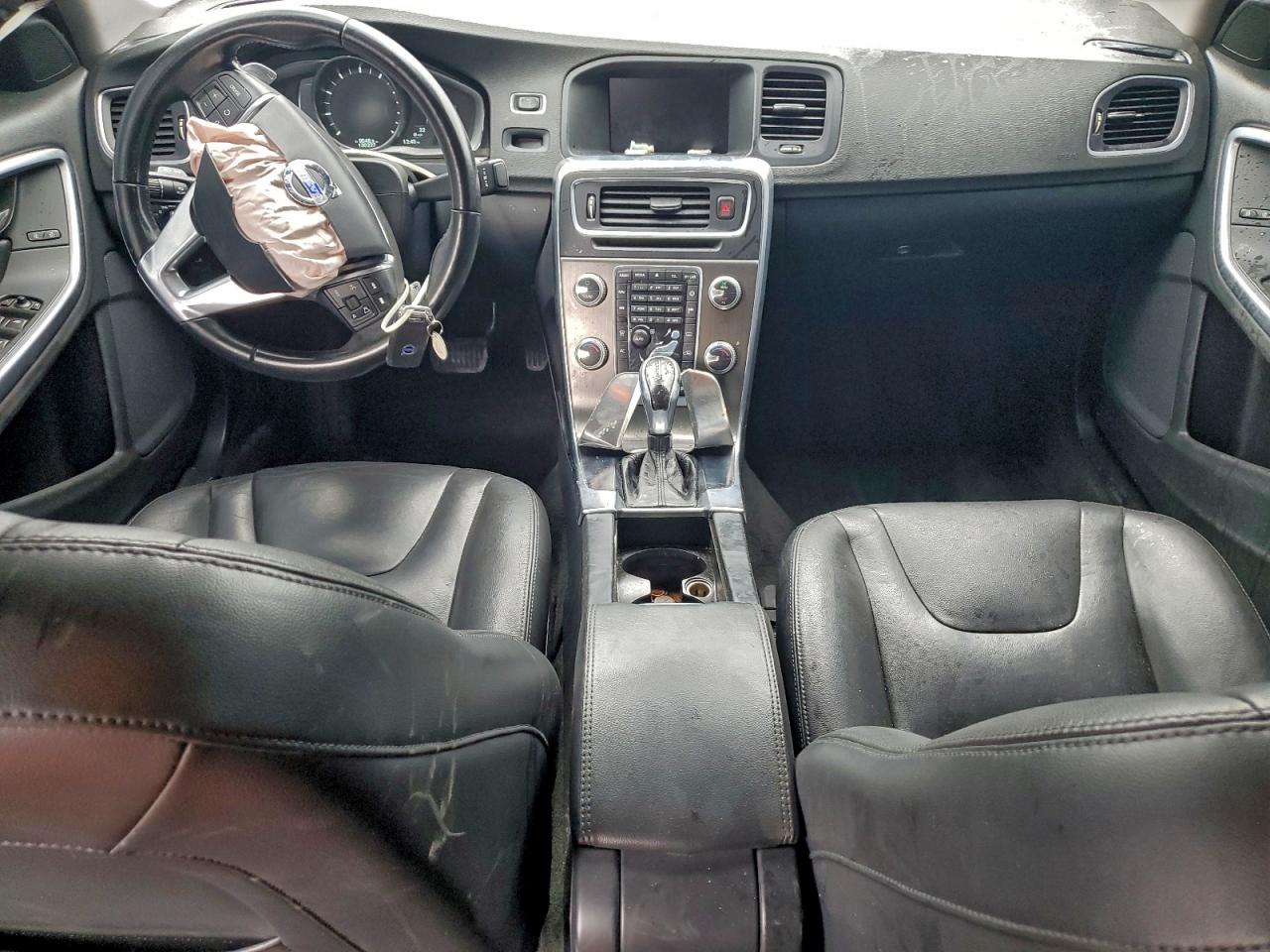 2015 VOLVO S60 PREMIER photo 8
