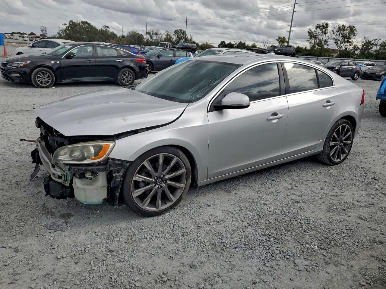 2015 VOLVO S60