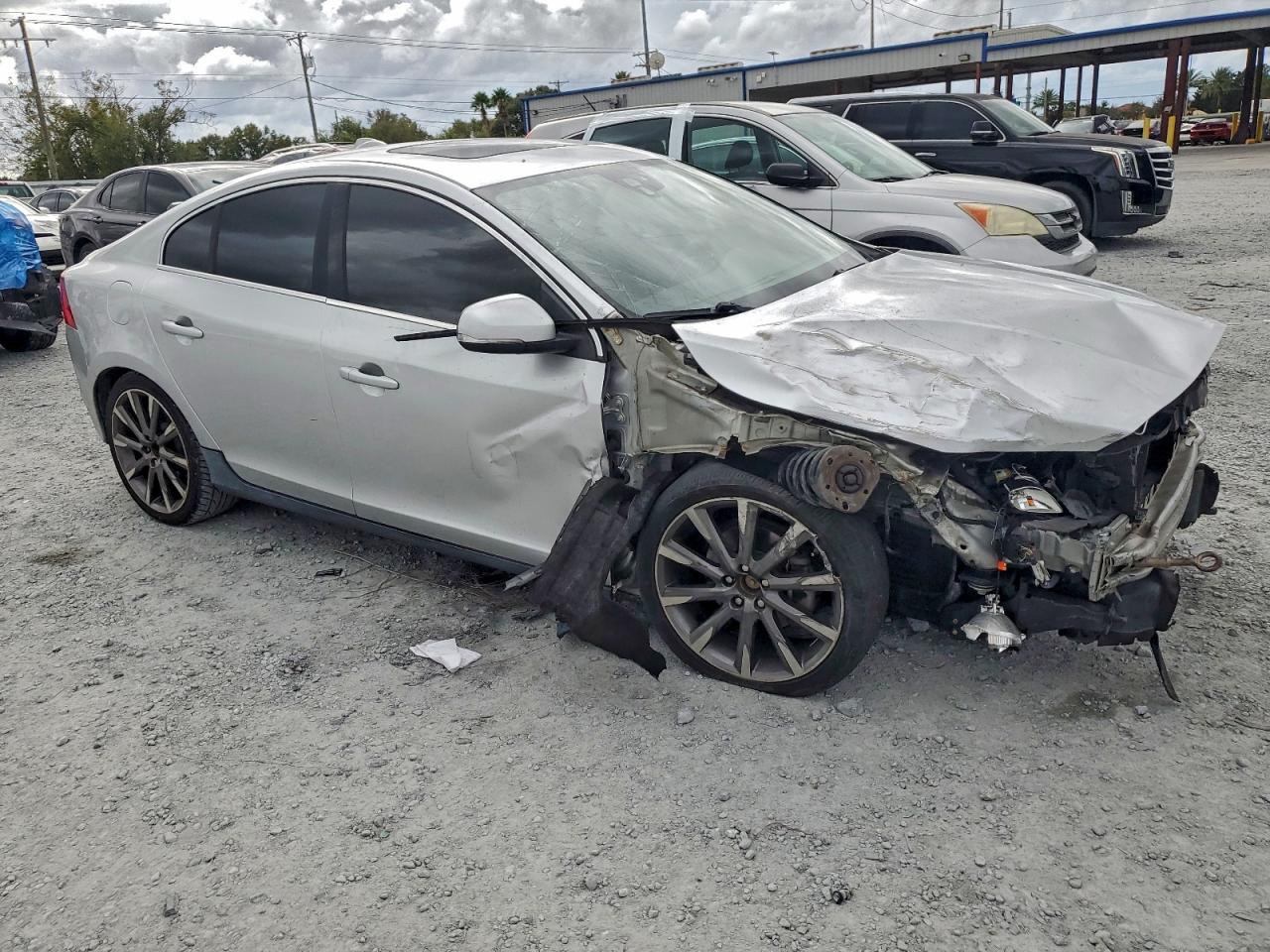 2015 VOLVO S60 PREMIER photo 4