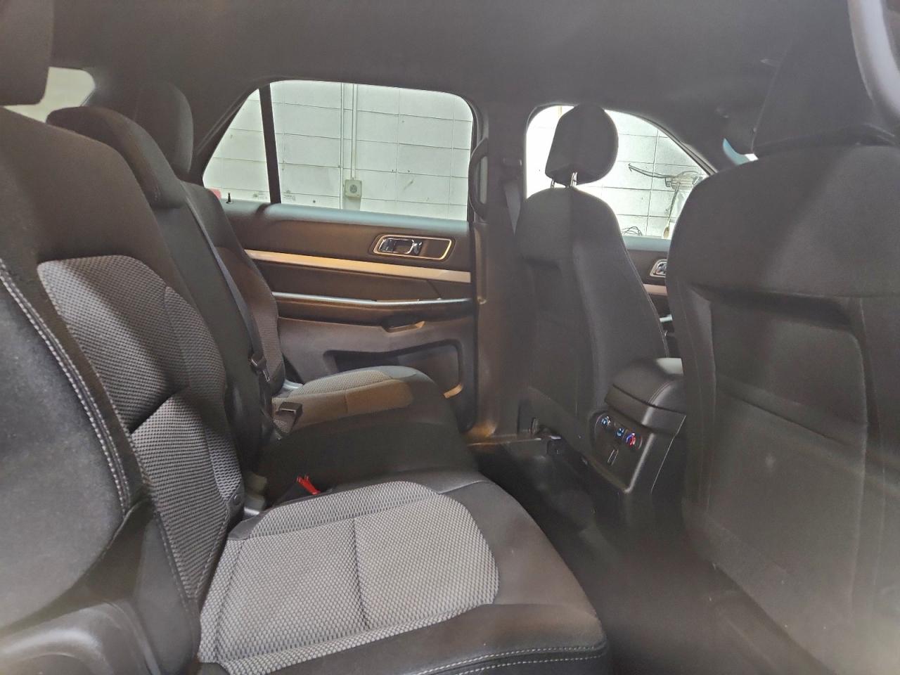 2017 FORD EXPLORER XLT photo 11