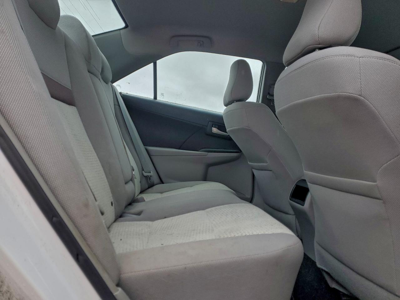2013 TOYOTA CAMRY L photo 10