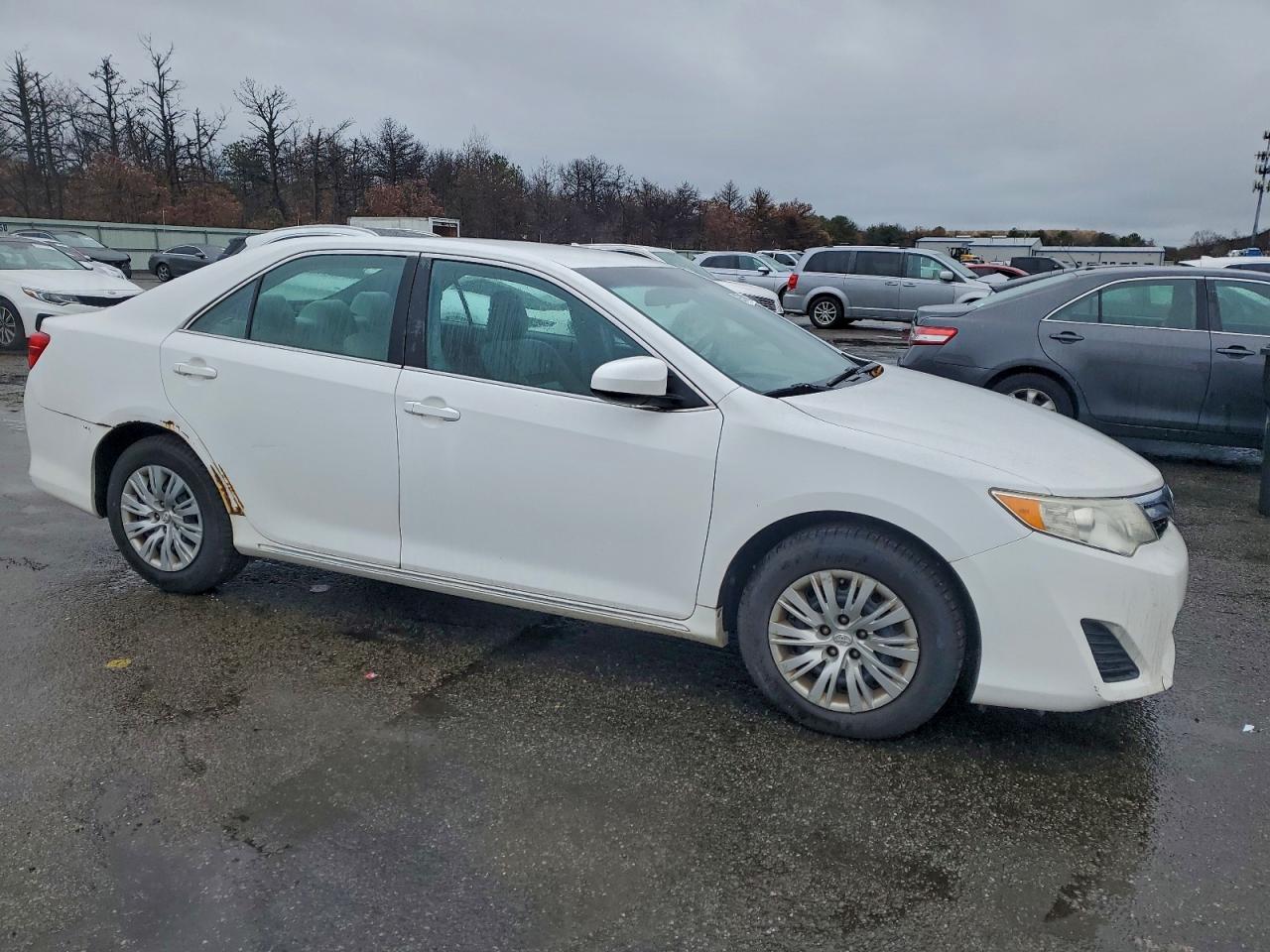 2013 TOYOTA CAMRY L photo 4