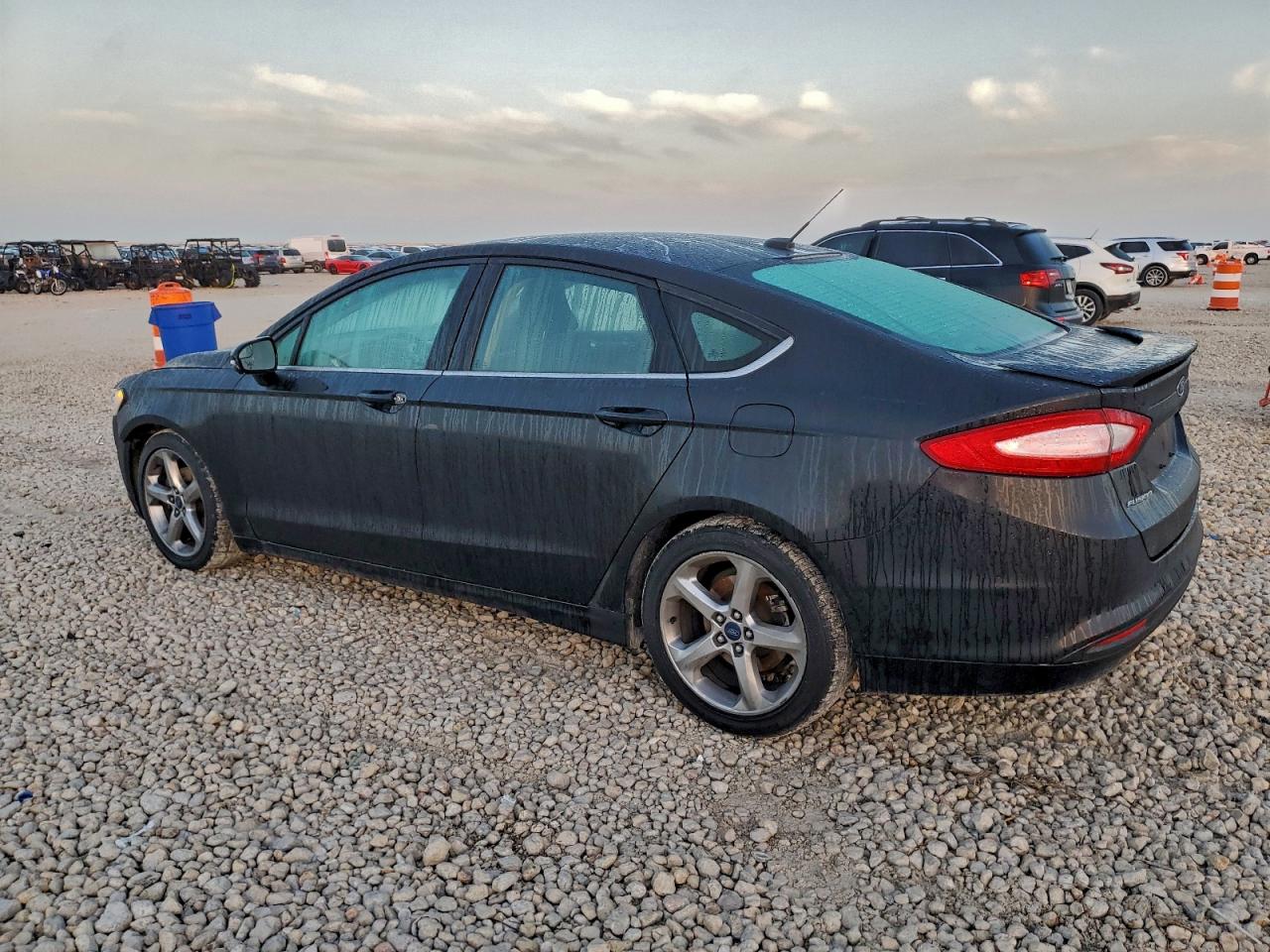 2015 FORD FUSION SE photo 2