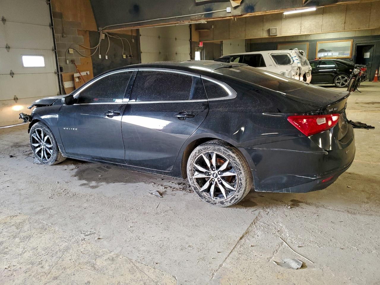 2018 CHEVROLET MALIBU LT photo 2