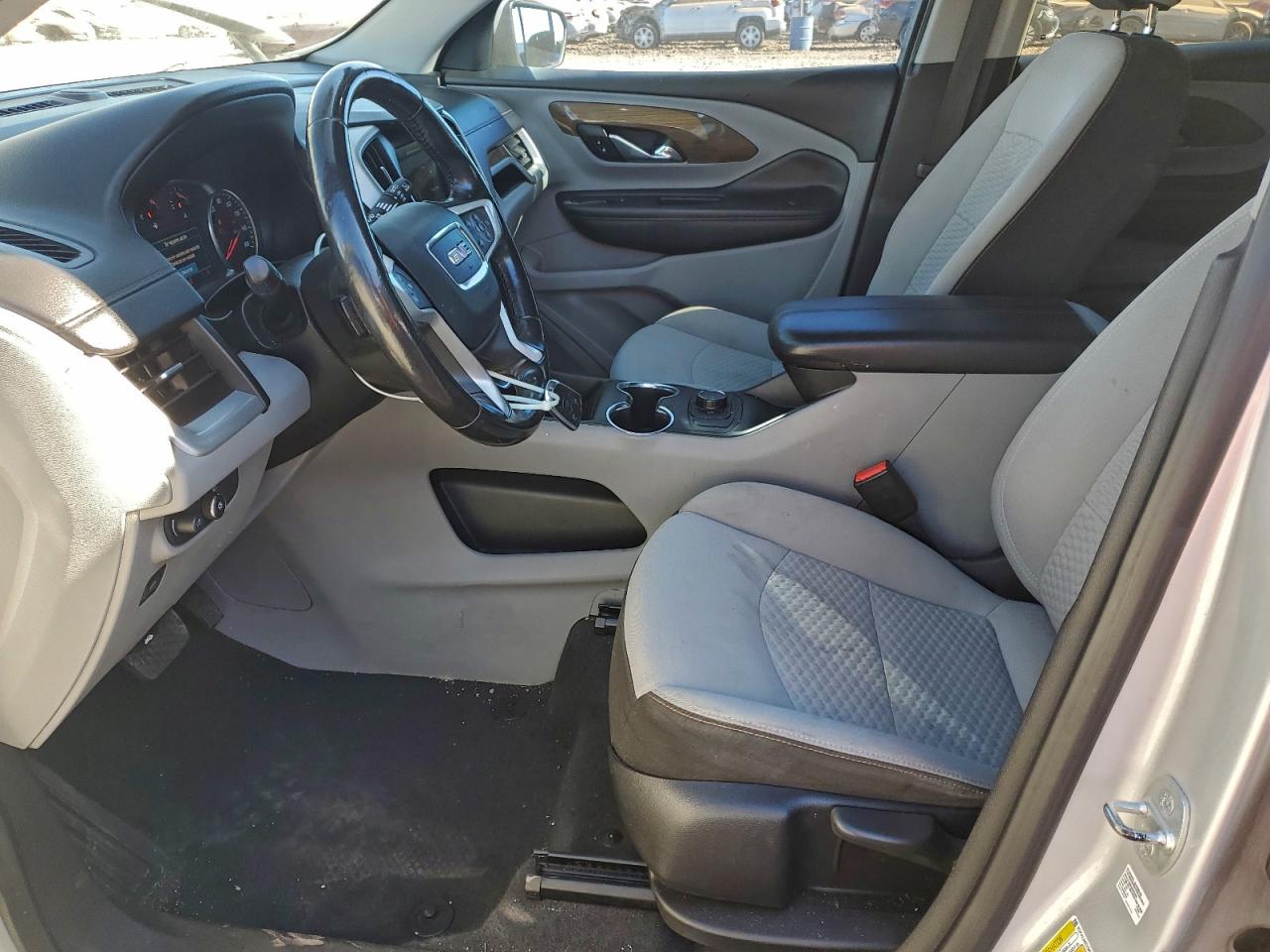 2019 GMC TERRAIN SLE photo 7