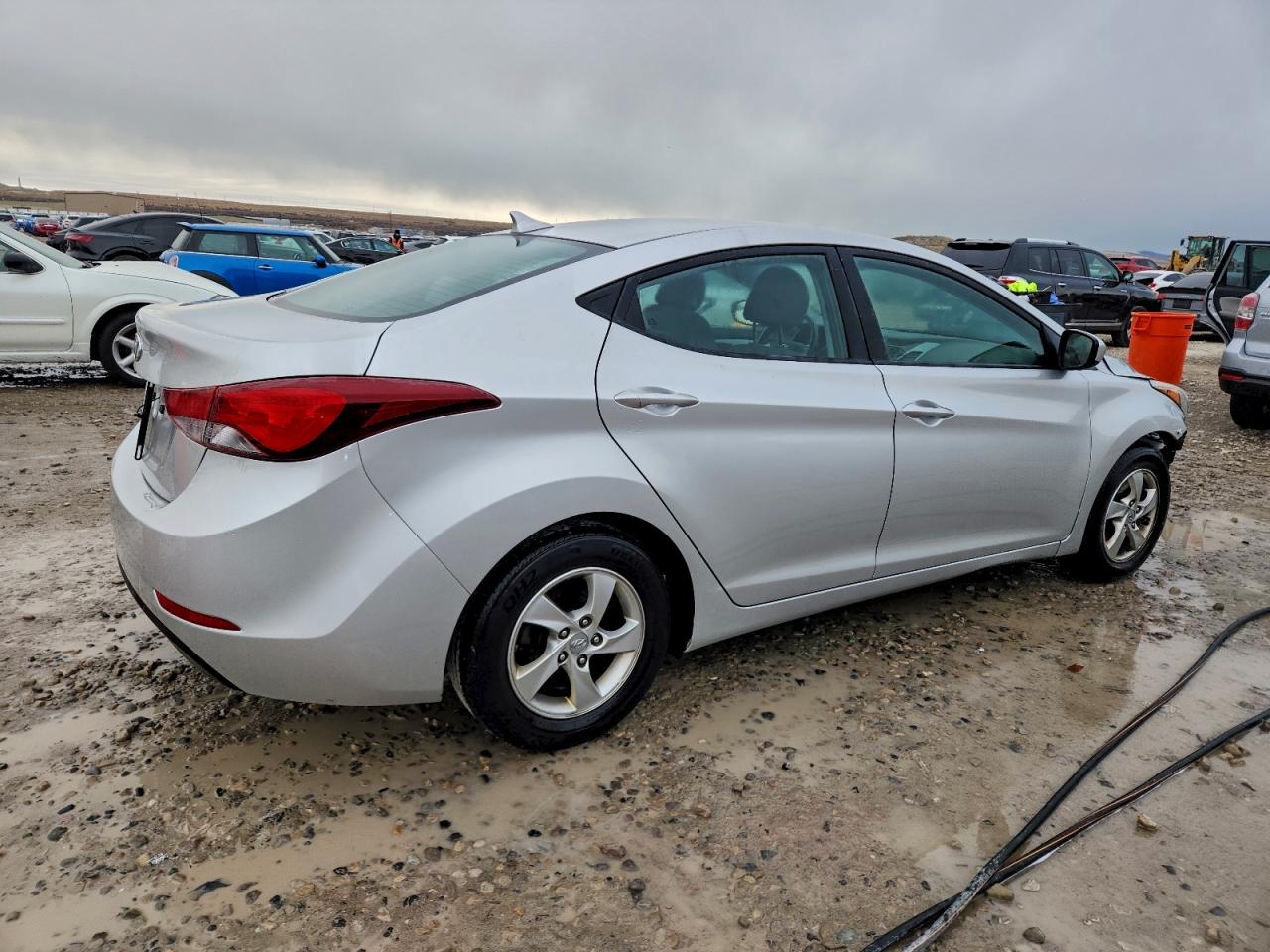2015 HYUNDAI ELANTRA SE photo 3