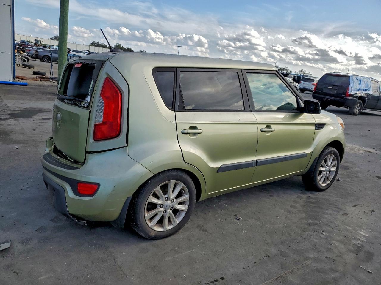 2013 KIA SOUL + photo 3