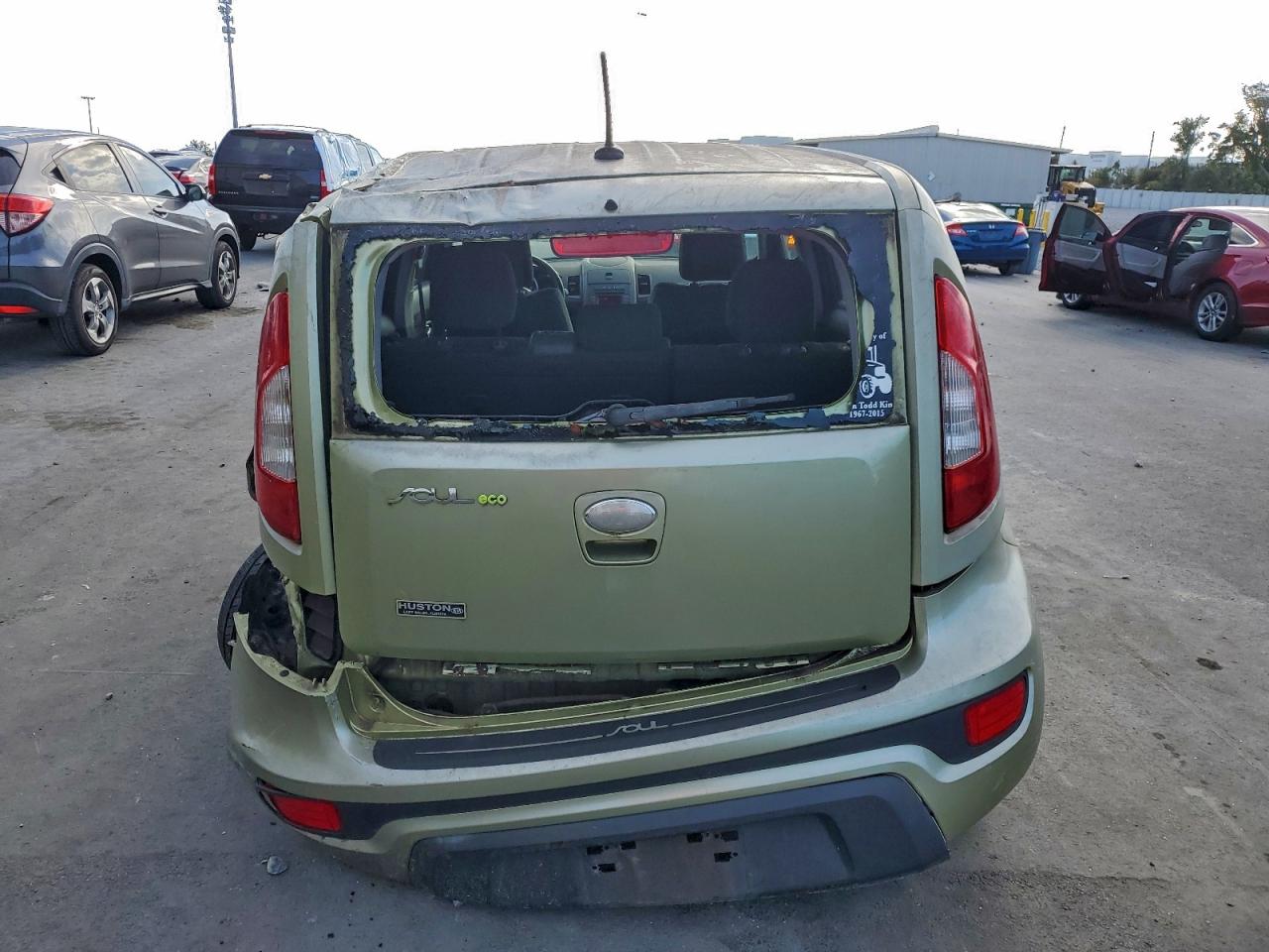 2013 KIA SOUL + photo 6