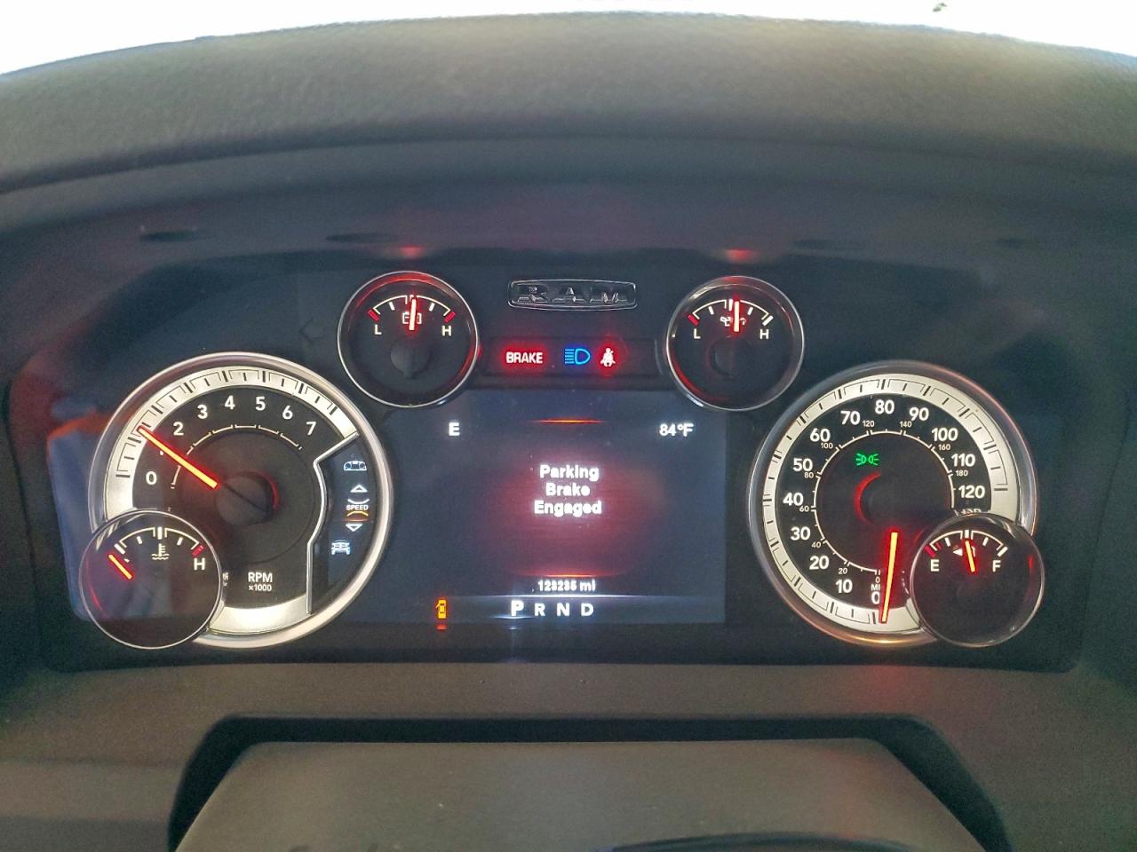 2014 RAM 1500 SLT photo 9