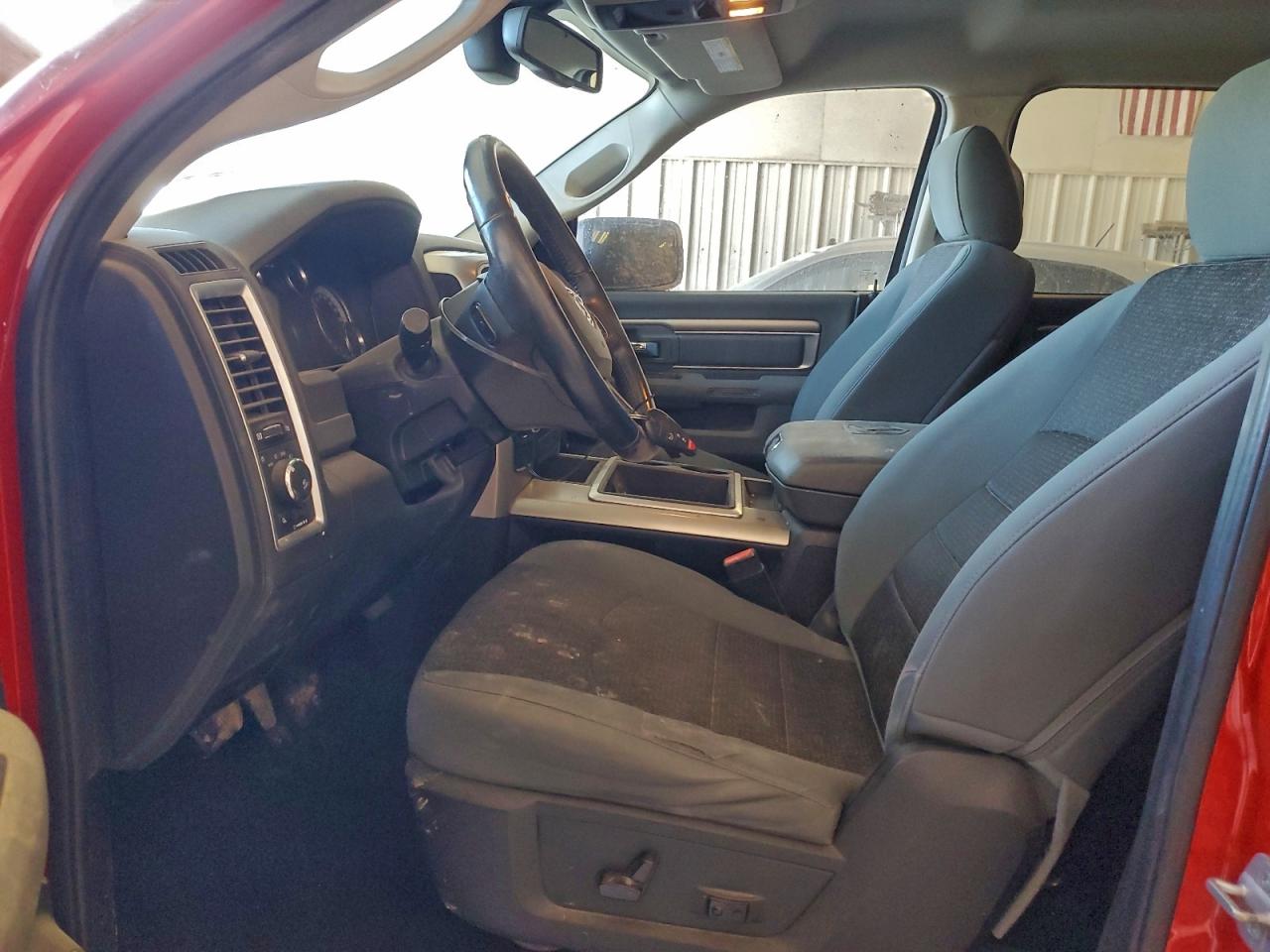2014 RAM 1500 SLT photo 7