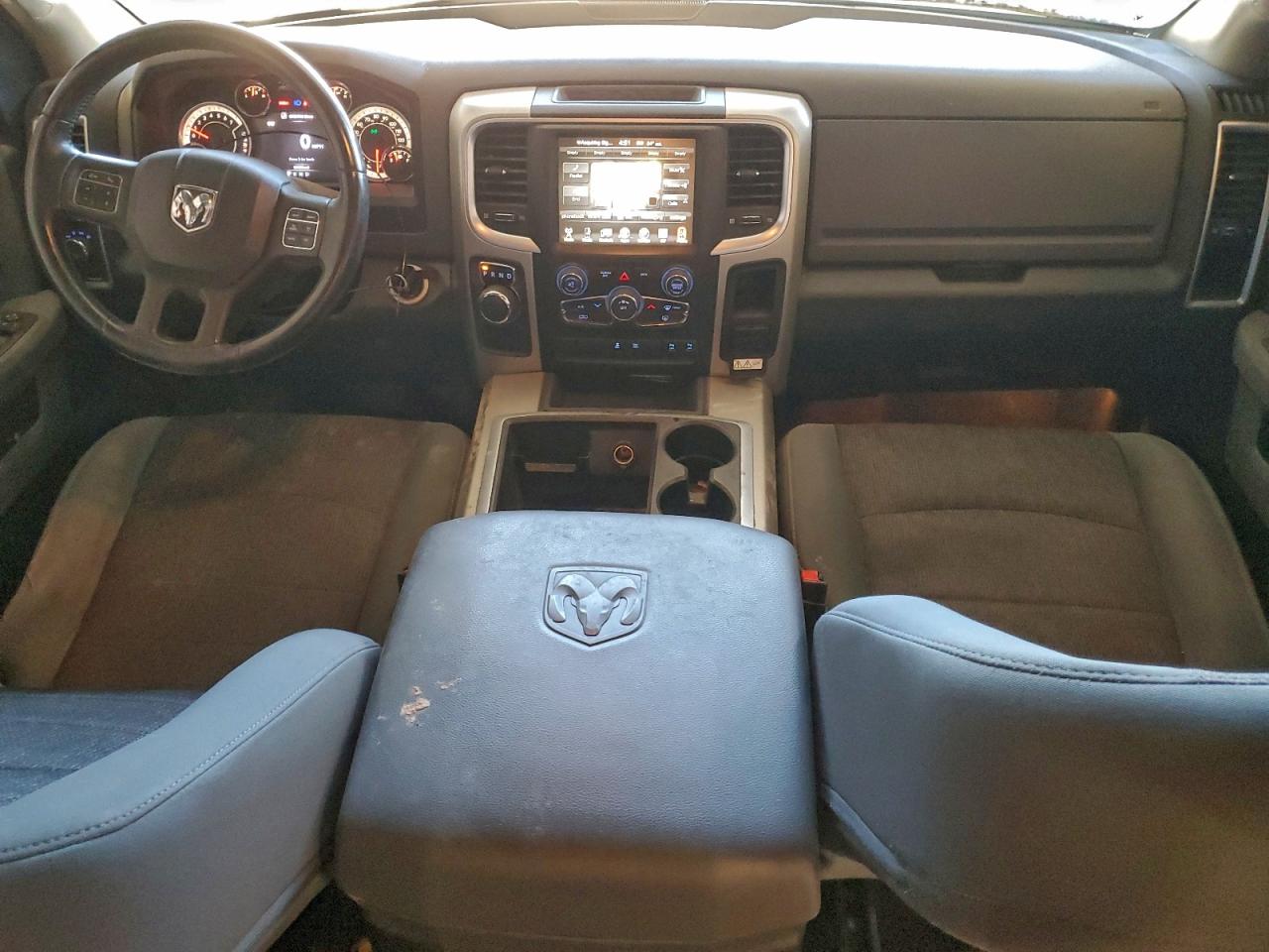 2014 RAM 1500 SLT photo 8