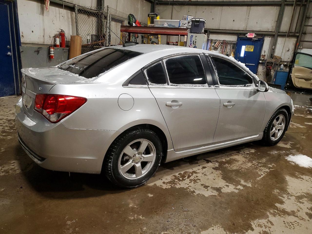 2015 CHEVROLET CRUZE LT photo 3