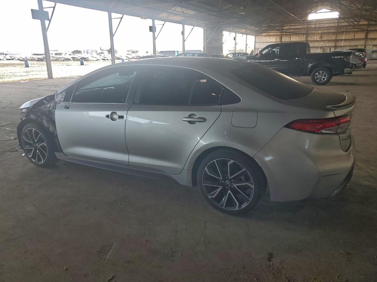 2020 TOYOTA COROLLA SE photo 2