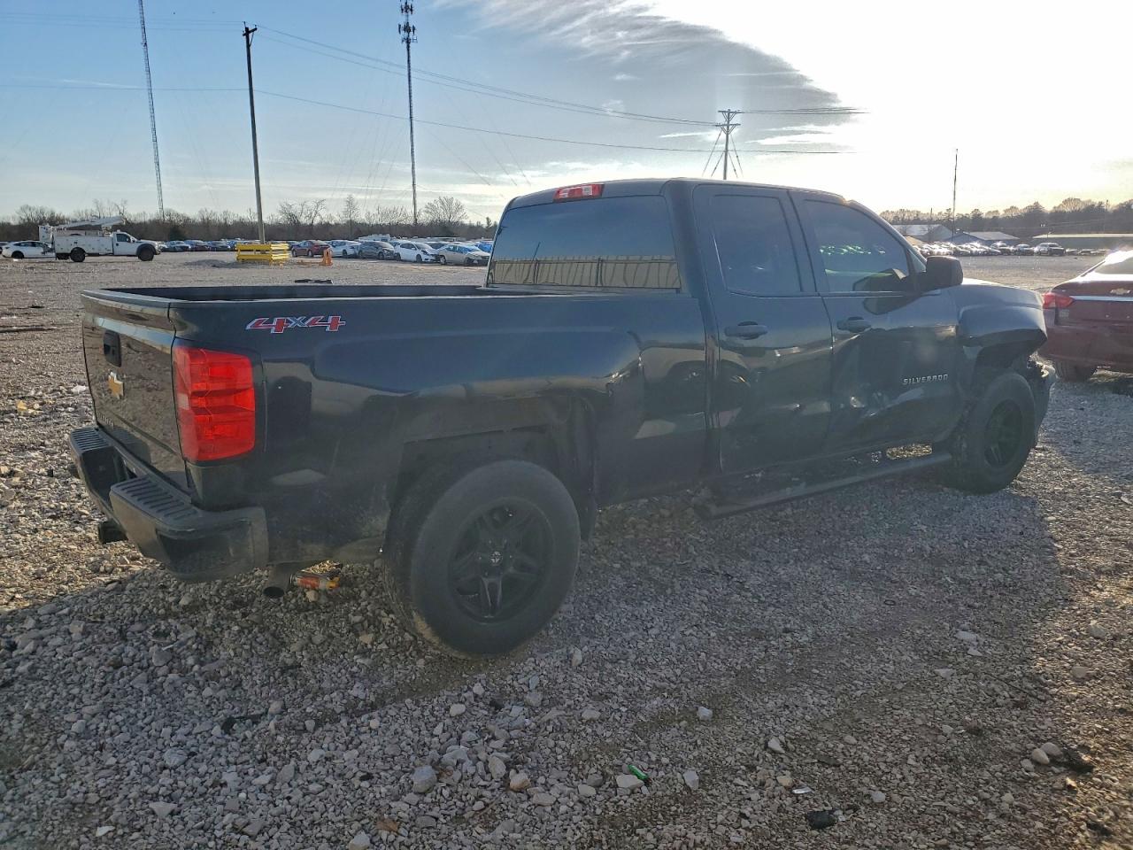 2015 CHEVROLET SILVERADO K1500 photo 3
